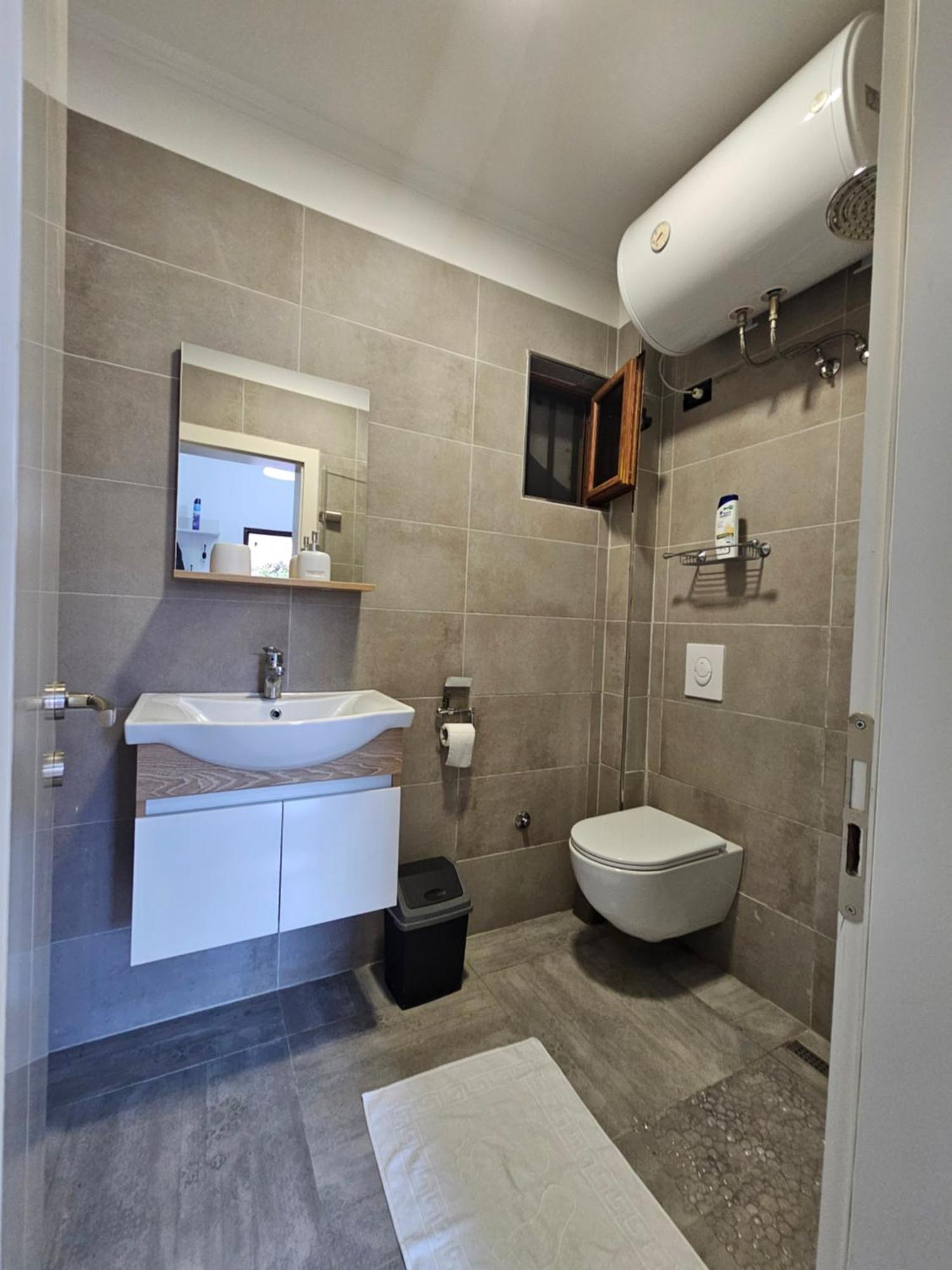Wanderlust Tirana 2 Apartment ภายนอก รูปภาพ
