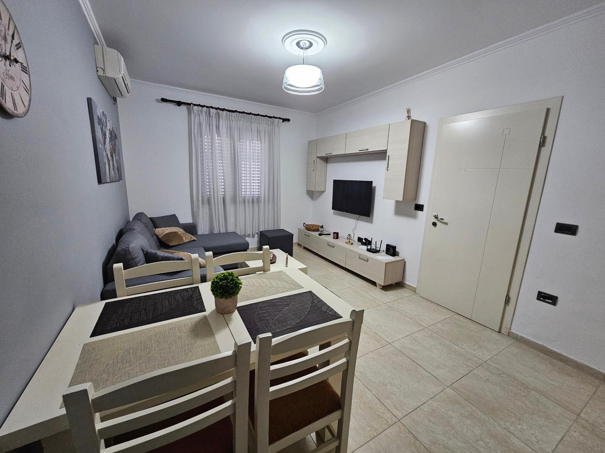 Wanderlust Tirana 2 Apartment ภายนอก รูปภาพ