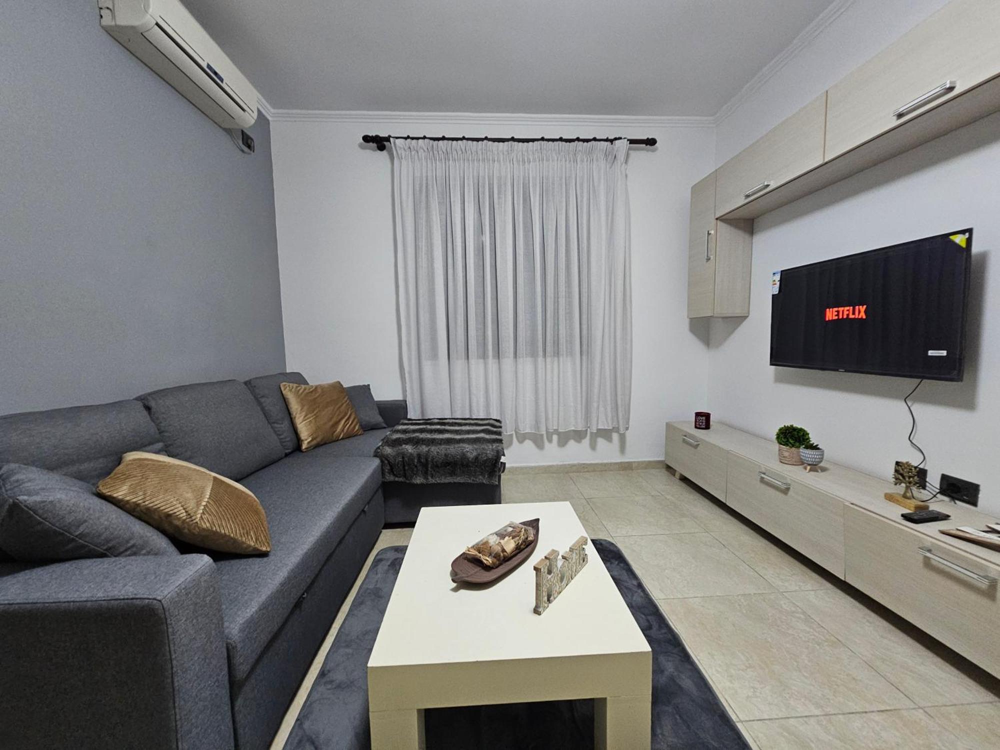 Wanderlust Tirana 2 Apartment ภายนอก รูปภาพ